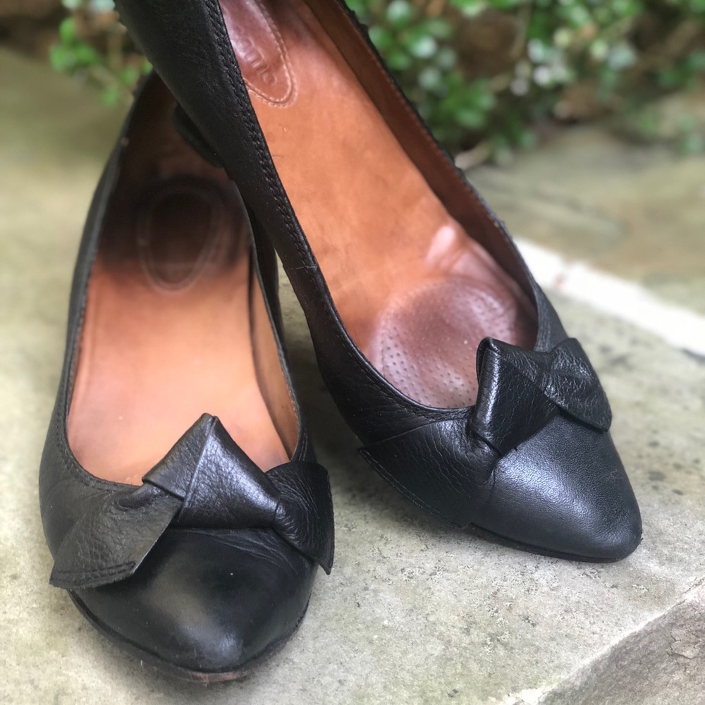 Corso Como Black Leather Bow Wedges Sz 8